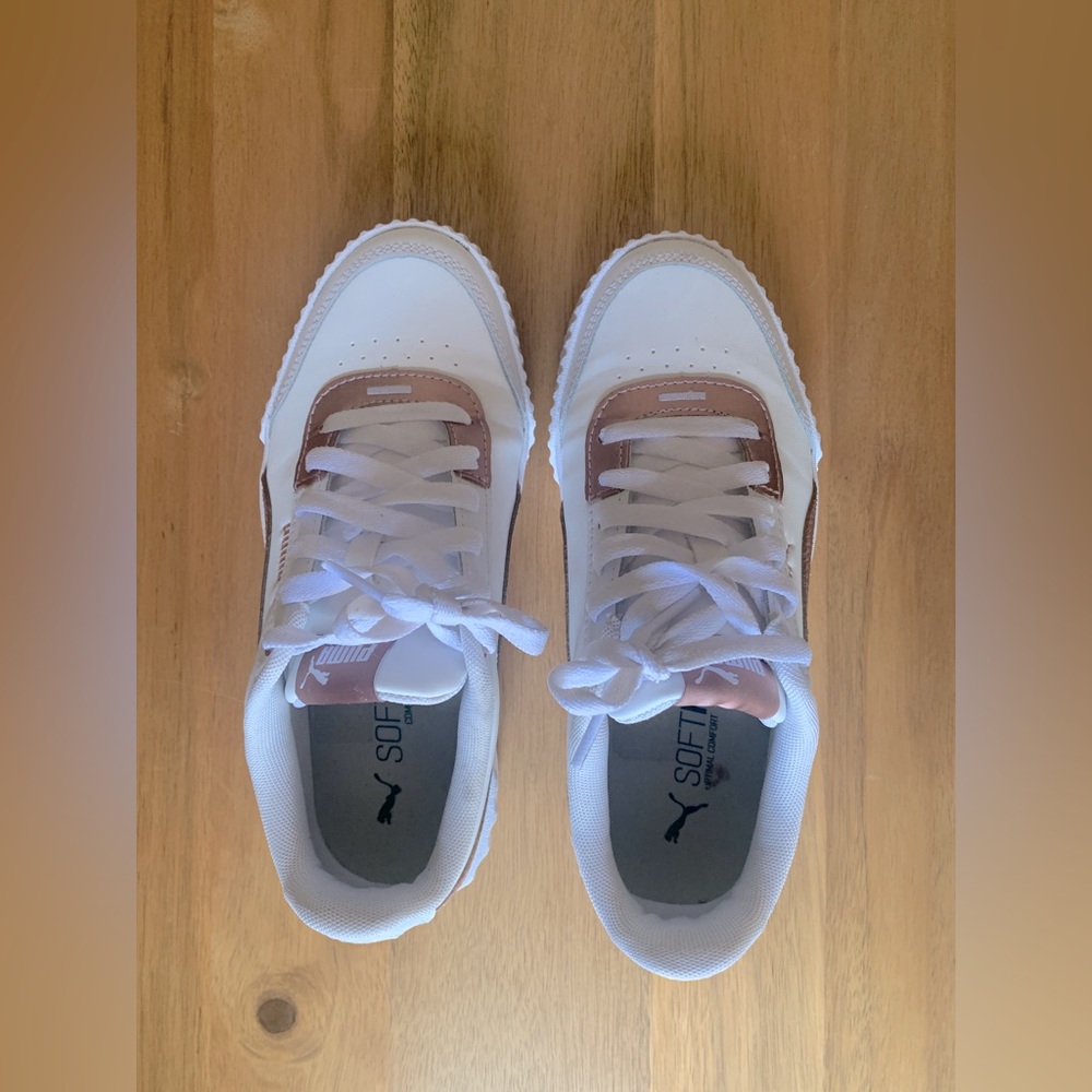 EXCELLENT condition, Puma Platform Sneakers. Size 7